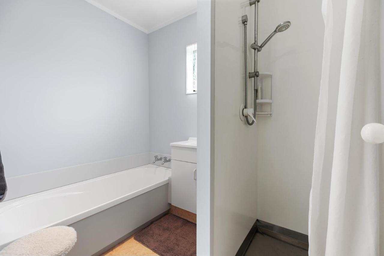 Riviera Casa - Mount Maunganui Holiday Home エクステリア 写真