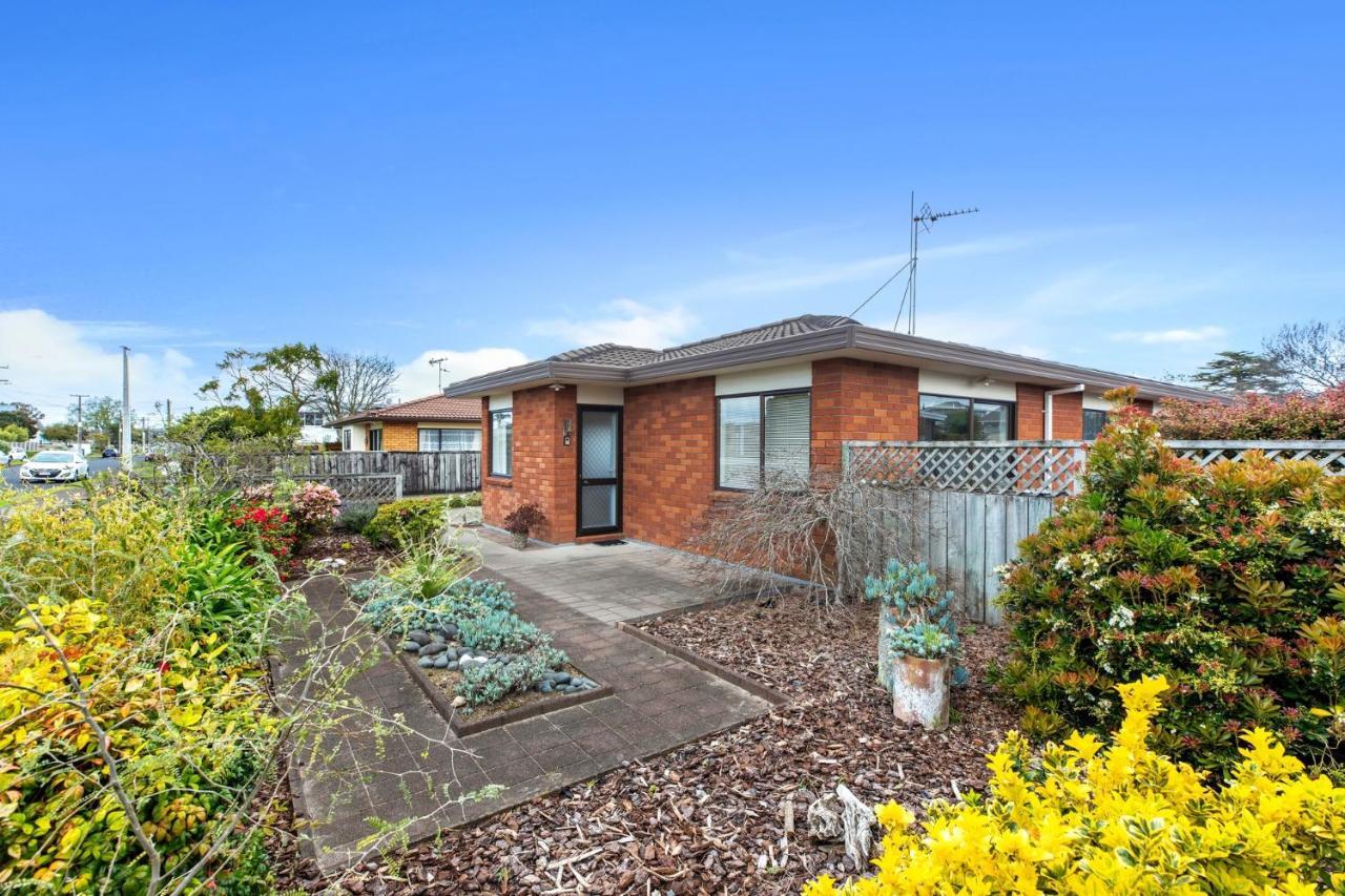 Riviera Casa - Mount Maunganui Holiday Home エクステリア 写真