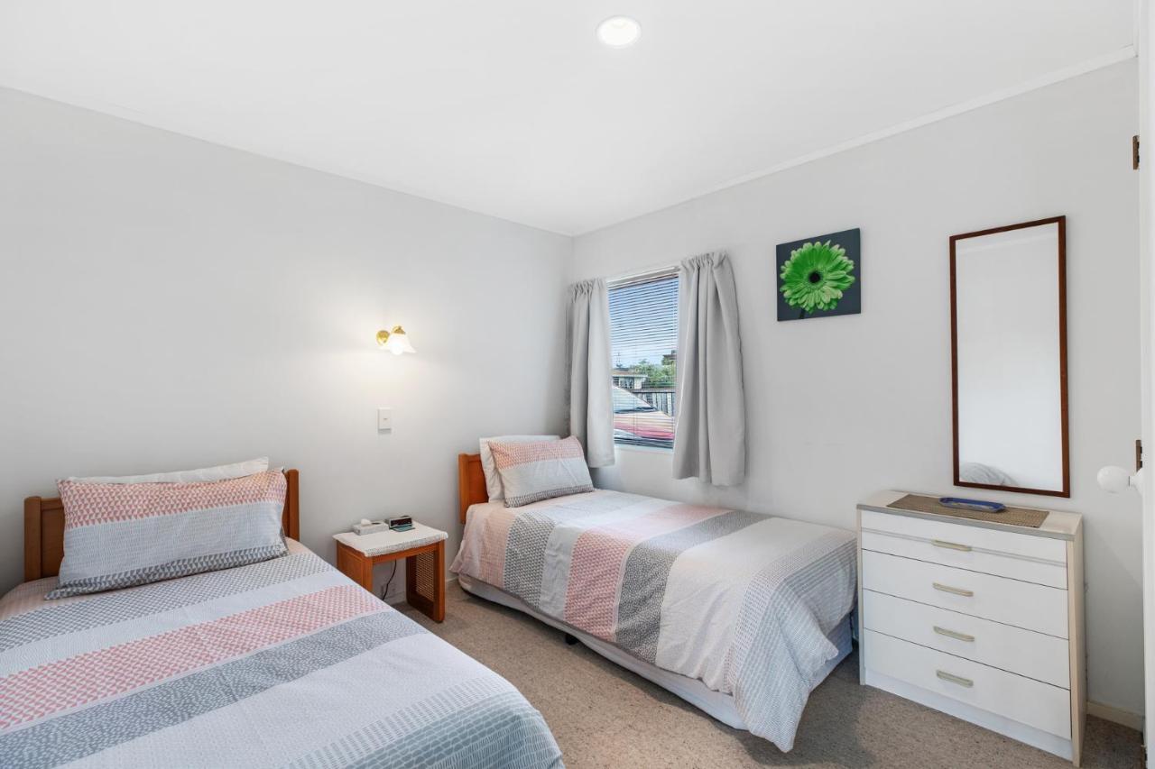 Riviera Casa - Mount Maunganui Holiday Home エクステリア 写真