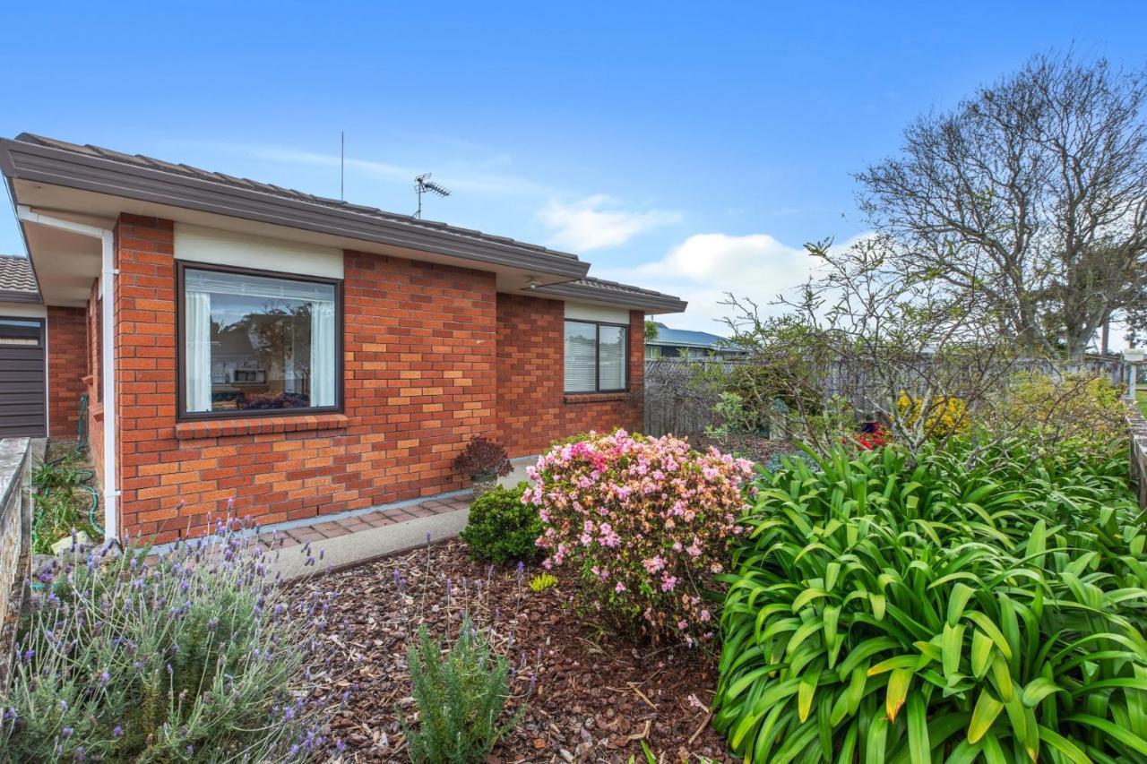 Riviera Casa - Mount Maunganui Holiday Home エクステリア 写真
