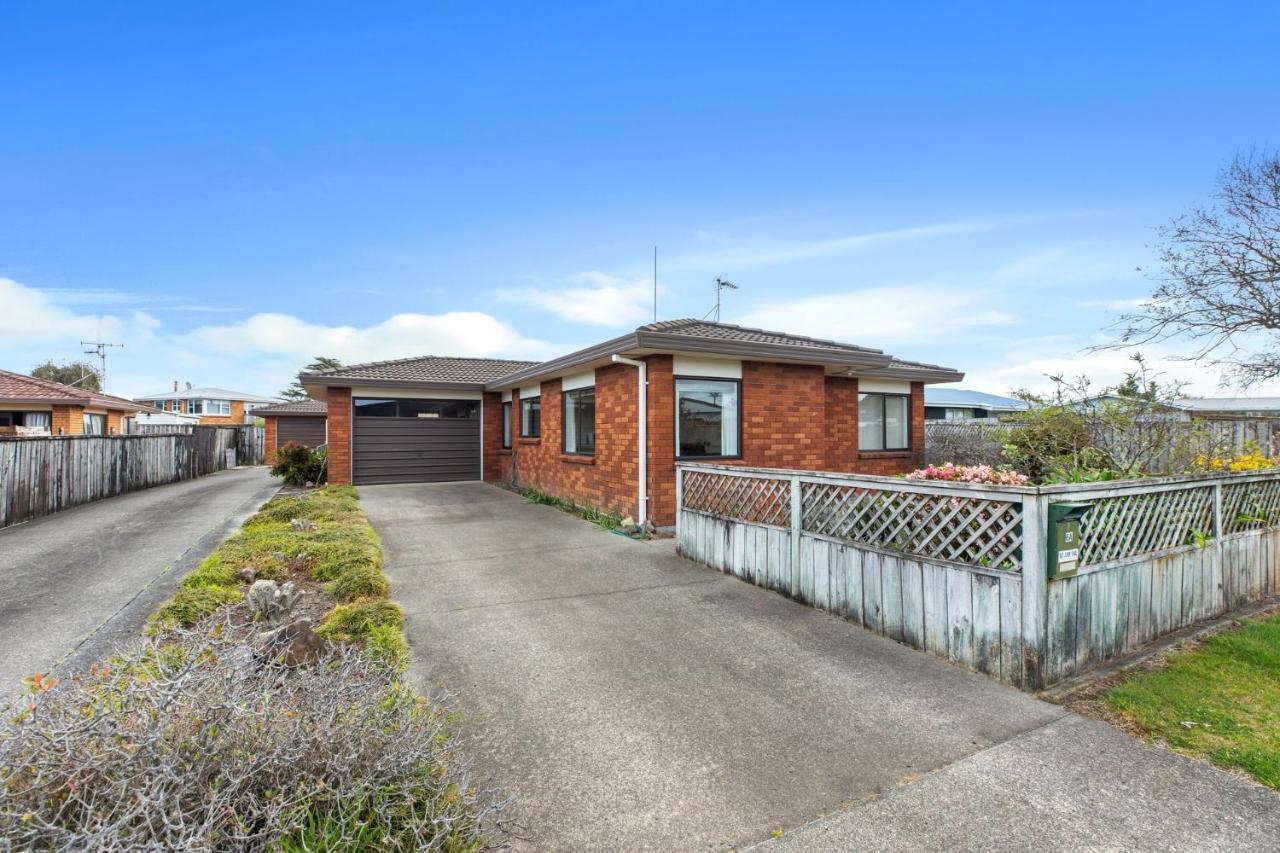 Riviera Casa - Mount Maunganui Holiday Home エクステリア 写真
